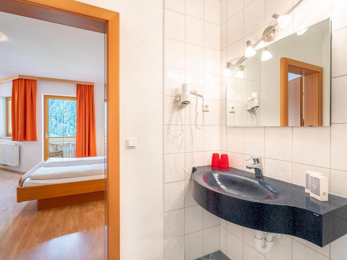 Lovely Apartment In Neustift Im Stubaital With Mountain View Exteriör bild