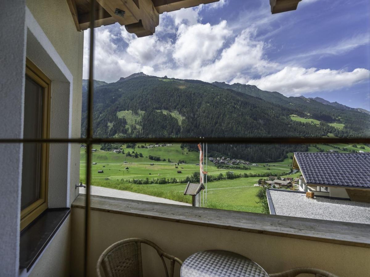 Lovely Apartment In Neustift Im Stubaital With Mountain View Exteriör bild