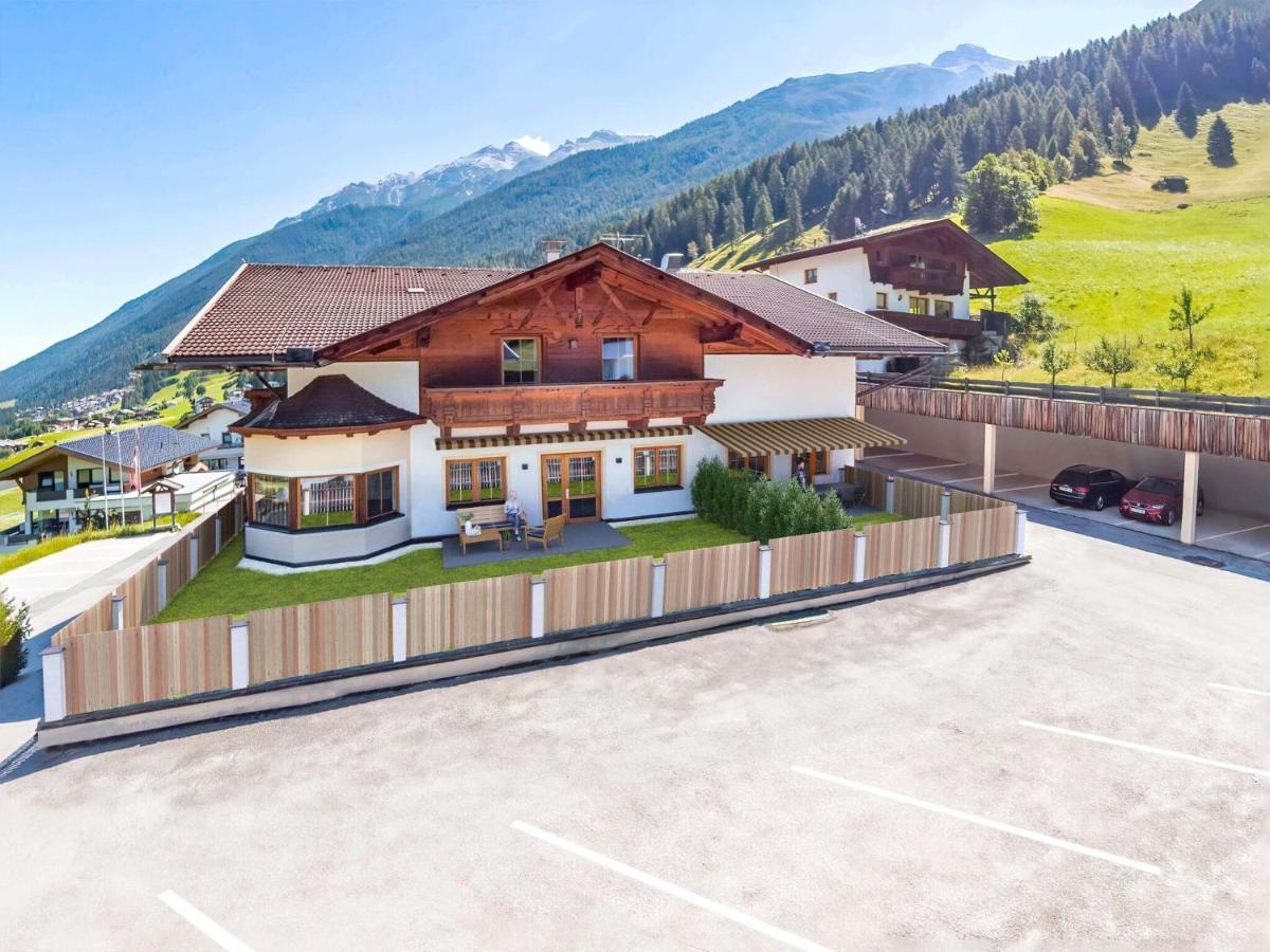 Lovely Apartment In Neustift Im Stubaital With Mountain View Exteriör bild